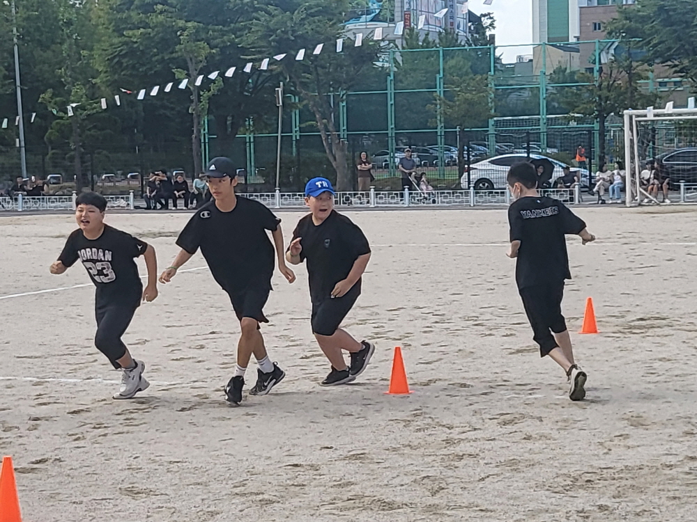 3695294320_ZU1Vm68l_b3ccef48e1749f74b9501583c749362876891eca.jpg 이미지크게보기