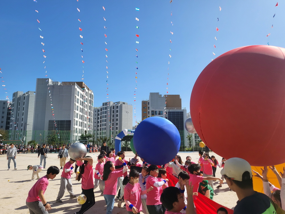 3695294320_wz2ZaIoG_7ac79b60fee461643d2c78516300b8b91a64356b.jpg 이미지크게보기